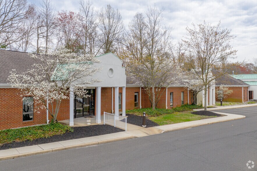 5000 B Sagemore Dr, Marlton, NJ à louer - Photo du bâtiment - Image 2 de 4