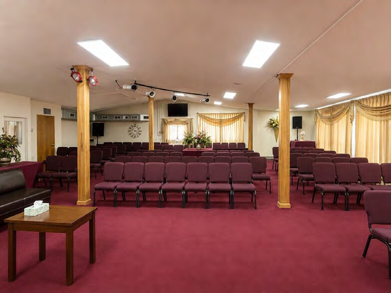 13111 Spring St, Grandview, MO for lease - Interior Photo - Image 3 of 4