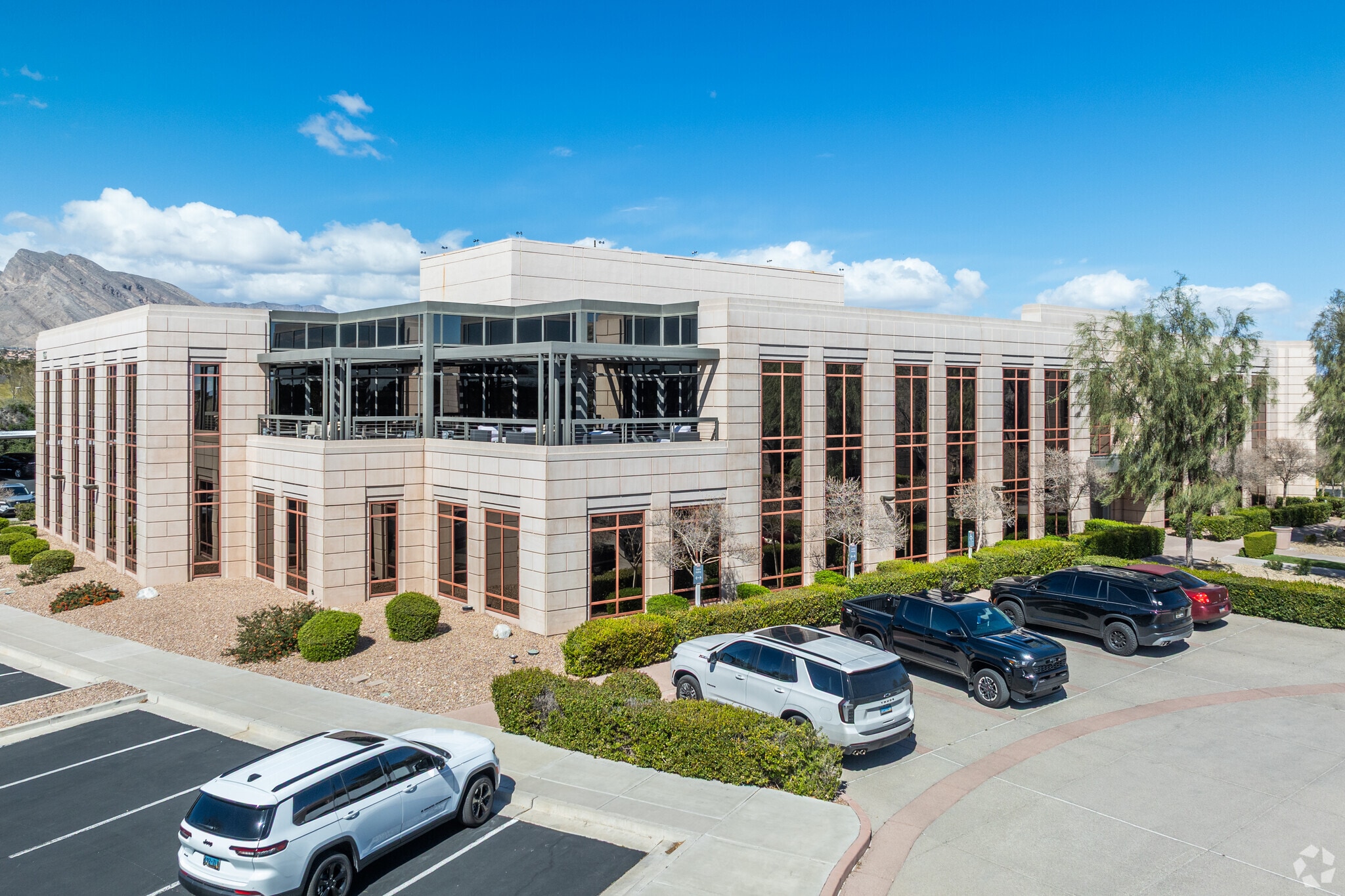 1635 Village Center Cir, Las Vegas, NV for lease Building Photo- Image 1 of 5
