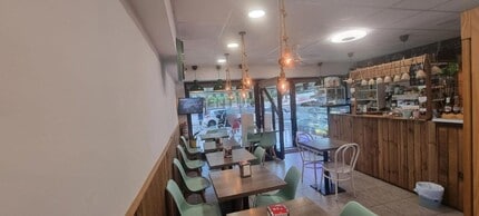 Retail in L'Hospitalet de Llobregat, Barcelona for lease Interior Photo- Image 2 of 11