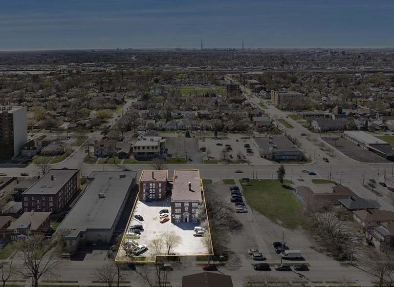 1250 Ouellette Av, Windsor, ON for sale - Aerial - Image 2 of 16