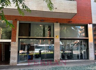 Plus de détails pour Multi-résidentiel à vendre