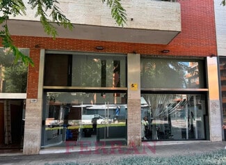 Plus de détails pour Multi-résidentiel à vendre