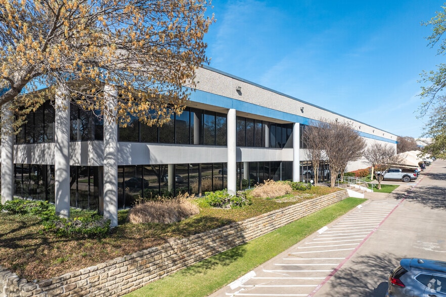 3311 Boyington Dr, Carrollton, TX for lease - Primary Photo - Image 1 of 6