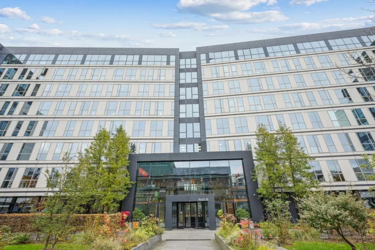 Office in Asnières-sur-Seine for lease Building Photo- Image 1 of 15