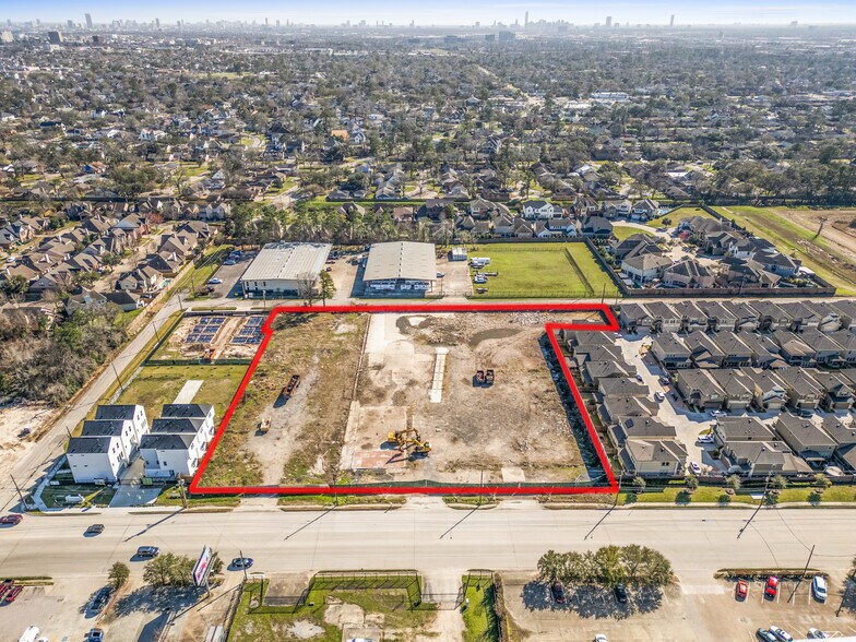 3919 Pinemont Dr, Houston, TX à vendre - Photo du bâtiment - Image 1 de 14