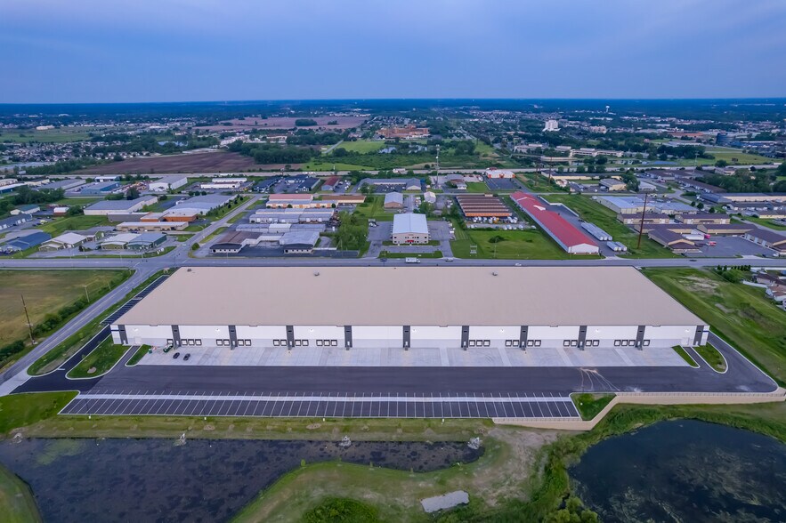 8719 Mississippi St, Merrillville, IN à louer - Photo du bâtiment - Image 3 de 15