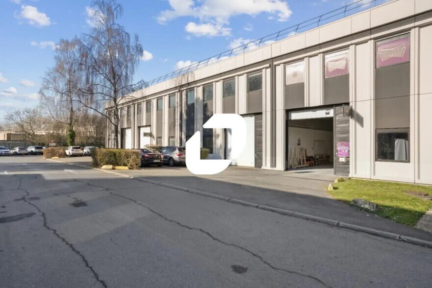 Flex in Lognes for lease - Building Photo - Image 2 of 13