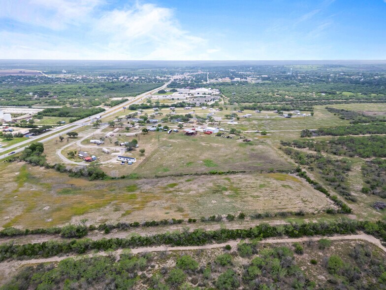 3117 Highway 281, George West, TX à vendre - Photo du bâtiment - Image 2 de 22