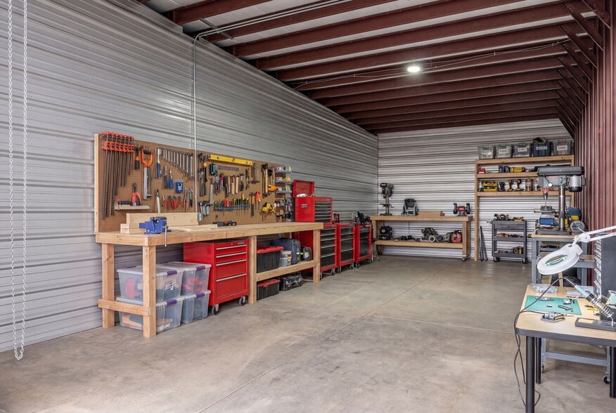 180 Thurman Ln, Oakland, OR for lease - Primary Photo - Image 1 of 1