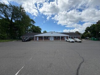 Plus de détails pour 524 E Main St, Riverhead, NY - Bureau à louer