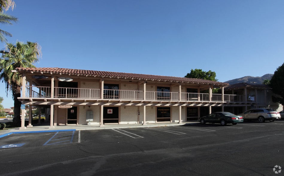 71537 Highway 111, Rancho Mirage, CA à vendre - Photo du bâtiment - Image 2 de 6