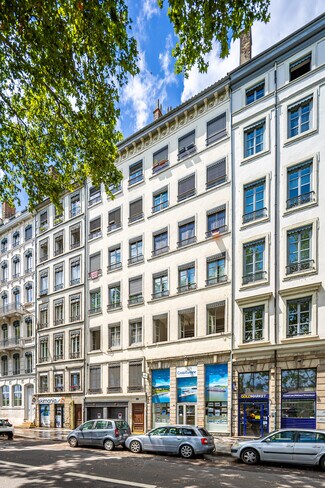 Plus de détails pour Multi-résidentiel à vendre