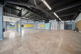 2212 S Walton Blvd, Bentonville, AR for lease Interior Photo- Image 2 of 4