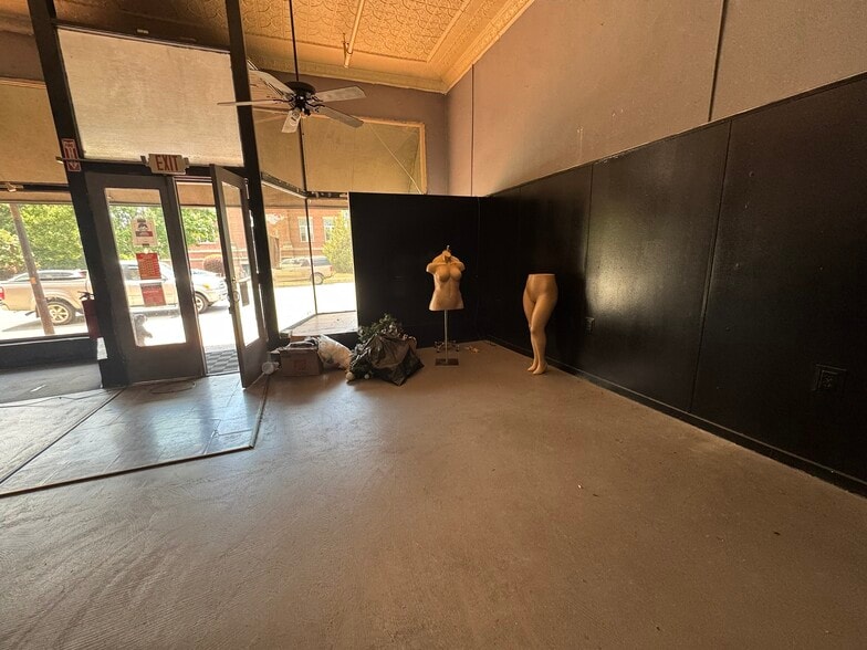 115 S Jefferson Ave, Eatonton, GA à louer - Photo du bâtiment - Image 2 de 7