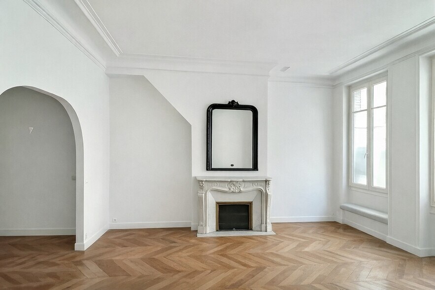 Office in Paris for lease - Interior Photo - Image 2 of 5
