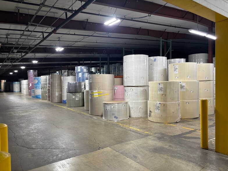 3020 W Prospect Ave, Appleton, WI for lease - Interior Photo - Image 2 of 10