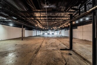 2000-2038 Austin Dr, San Antonio, TX for lease Building Photo- Image 2 of 15