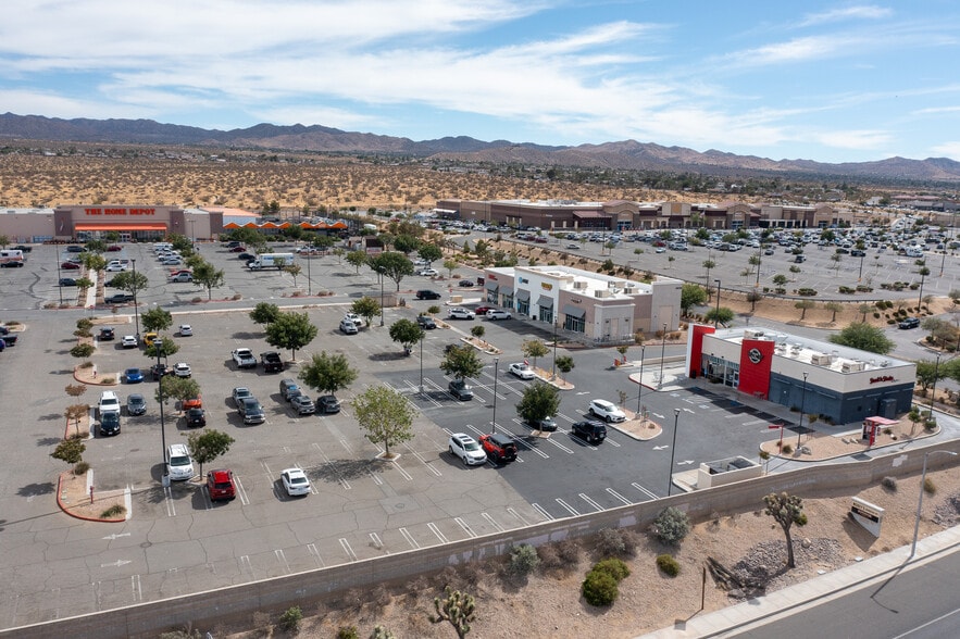 58709 29 Palms Hwy, Yucca Valley, CA for lease - Building Photo - Image 3 of 14