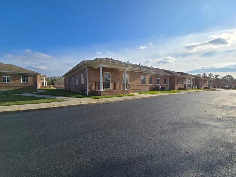 103 Wolf Creek Blvd, Dover, DE à louer - Photo du bâtiment - Image 2 de 2