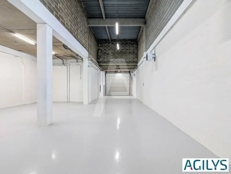 Flex in for lease - Interior Photo - Image 2 of 6