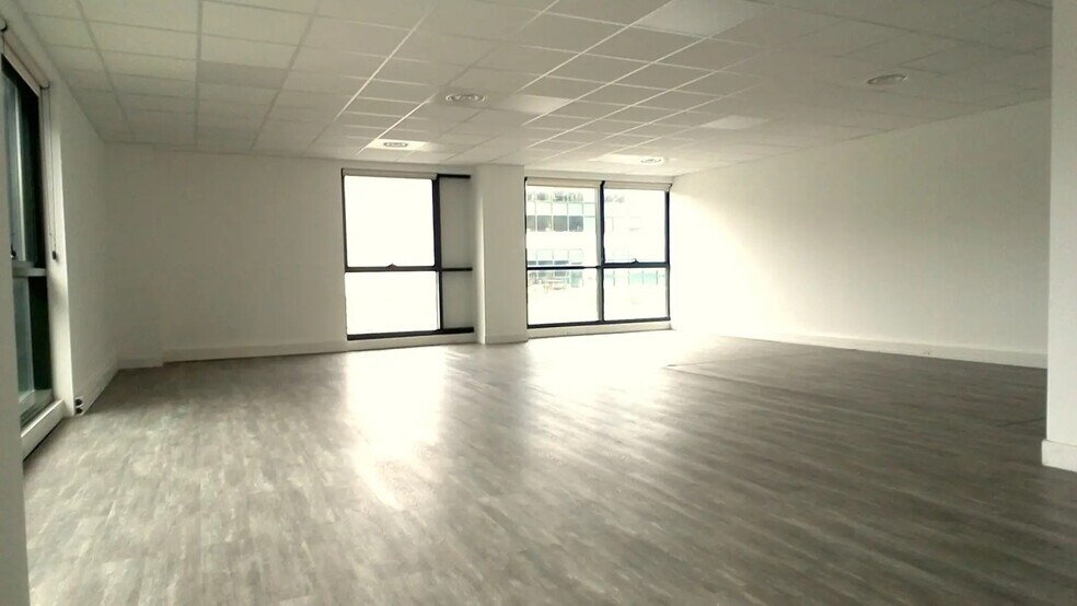 Office in La Ciotat for lease - Building Photo - Image 2 of 7