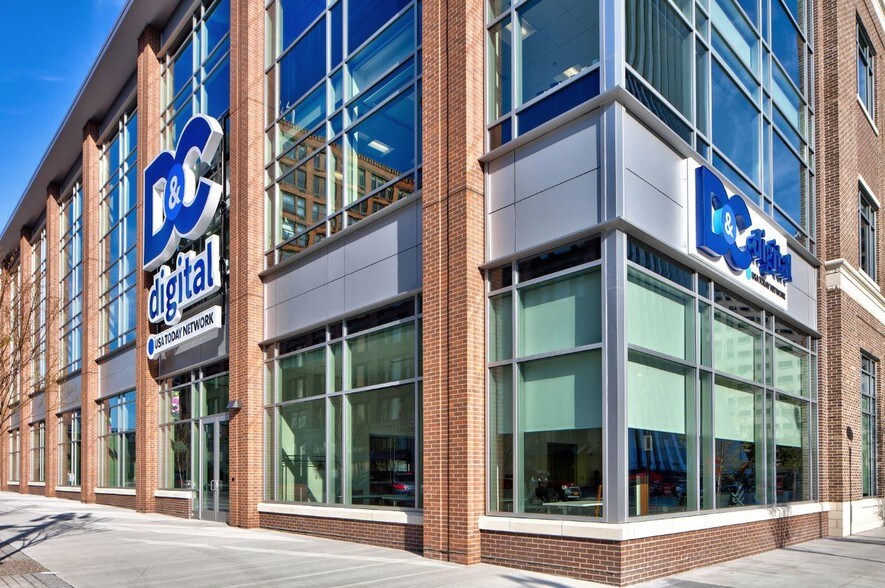 245 E Main St, Rochester, NY à louer - Photo du bâtiment - Image 2 de 22