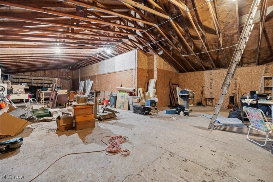 40175 Banks Rd, Grafton, OH for sale - Interior Photo - Image 3 of 3