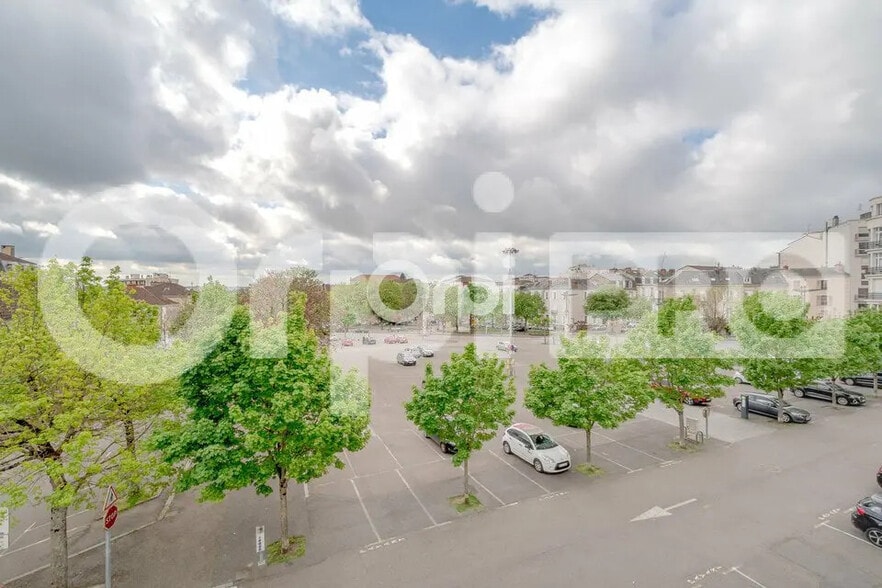 Office in Limoges for sale - Building Photo - Image 2 of 12