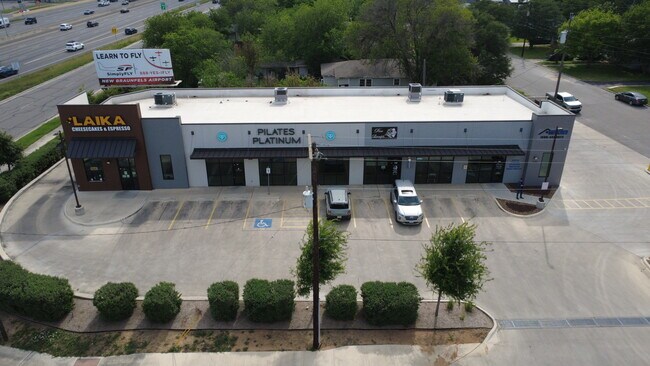 Plus de détails pour 1430 Unicorn Ave, New Braunfels, TX - Commerce de détail à louer