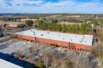 560 Old Peachtree Rd, Suwanee, GA - Aerial map view