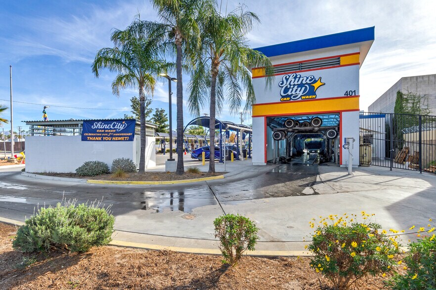 401 W Florida Ave, Hemet, CA à vendre - Photo principale - Image 1 de 11
