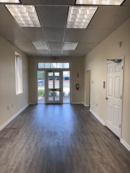 2033 Airport Blvd, Mobile, AL à louer - Photo du bâtiment - Image 2 de 4