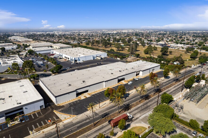 16801-16811 S Central Ave, Carson, CA à louer - Photo du bâtiment - Image 3 de 13