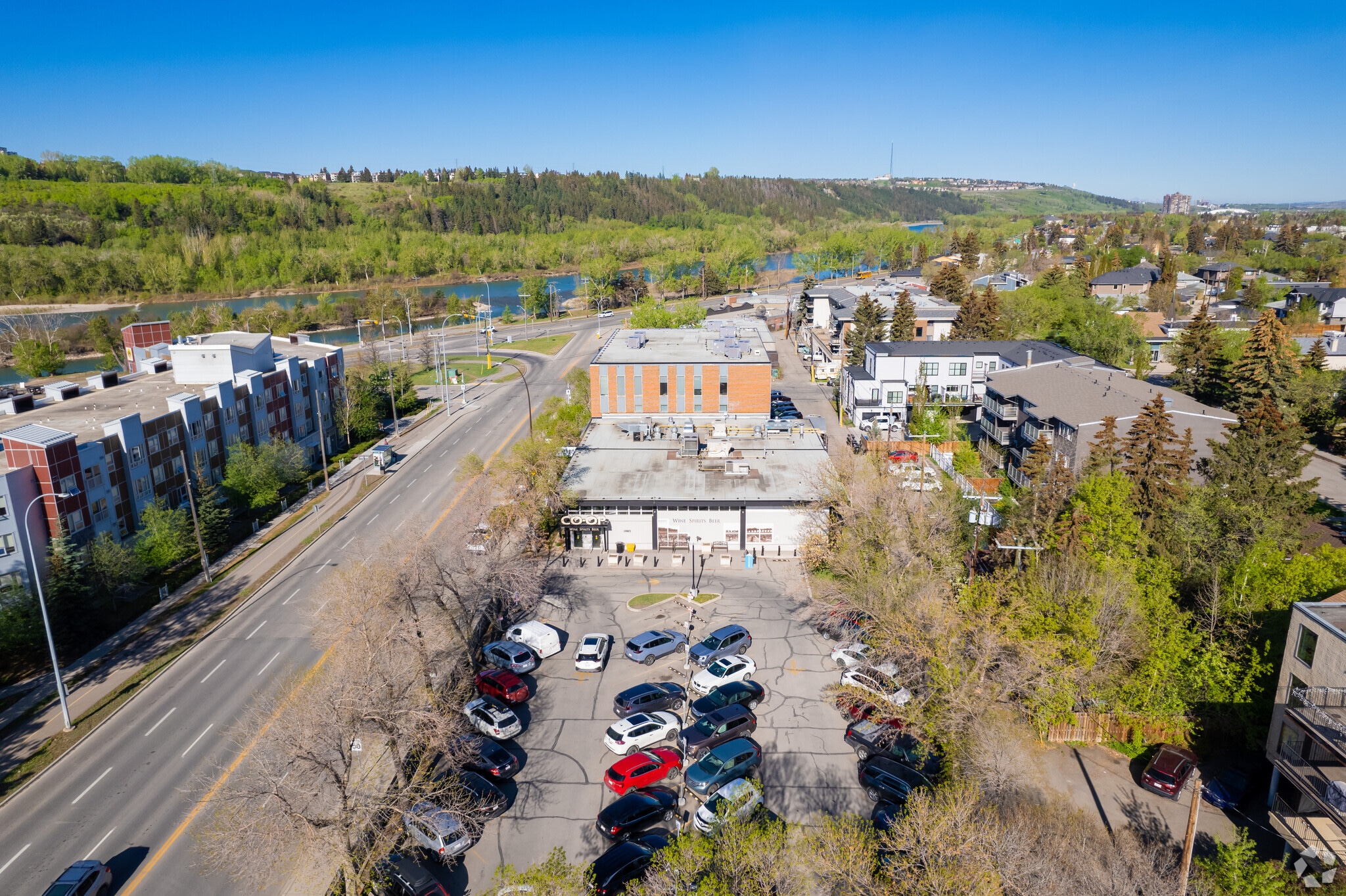 2530 Kensington Rd NW, Calgary, AB for sale Primary Photo- Image 1 of 5