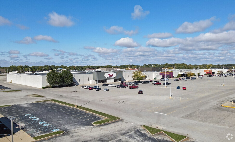 1127 N Baldwin Ave, Marion, IN for lease - Building Photo - Image 2 of 10