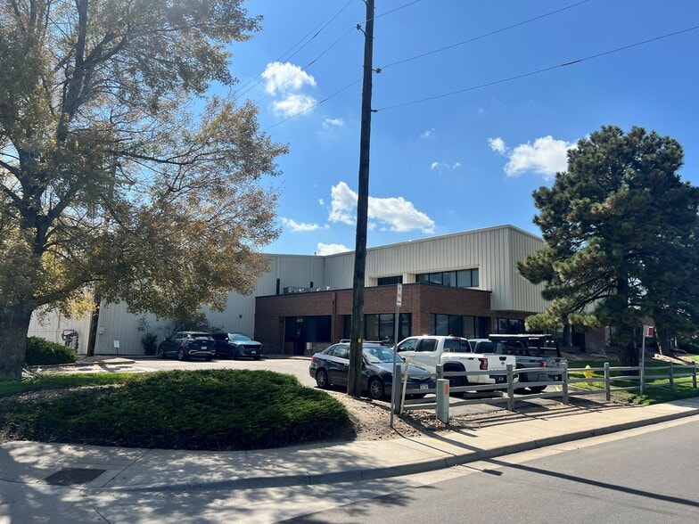 5870 E 56th Ave, Commerce City, CO for lease - Building Photo - Image 2 of 4
