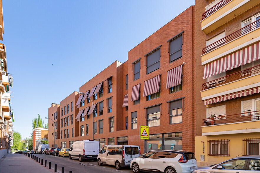 Calle de Joaquín Turina, Madrid, Madrid à vendre - Photo du bâtiment - Image 3 de 4
