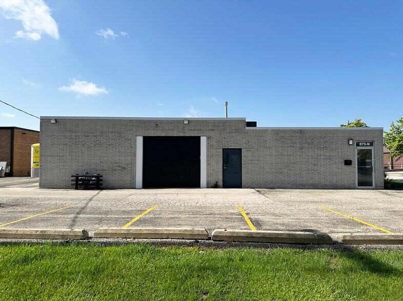875 Lively Blvd, Elk Grove Village, IL à louer - Photo du bâtiment - Image 2 de 13