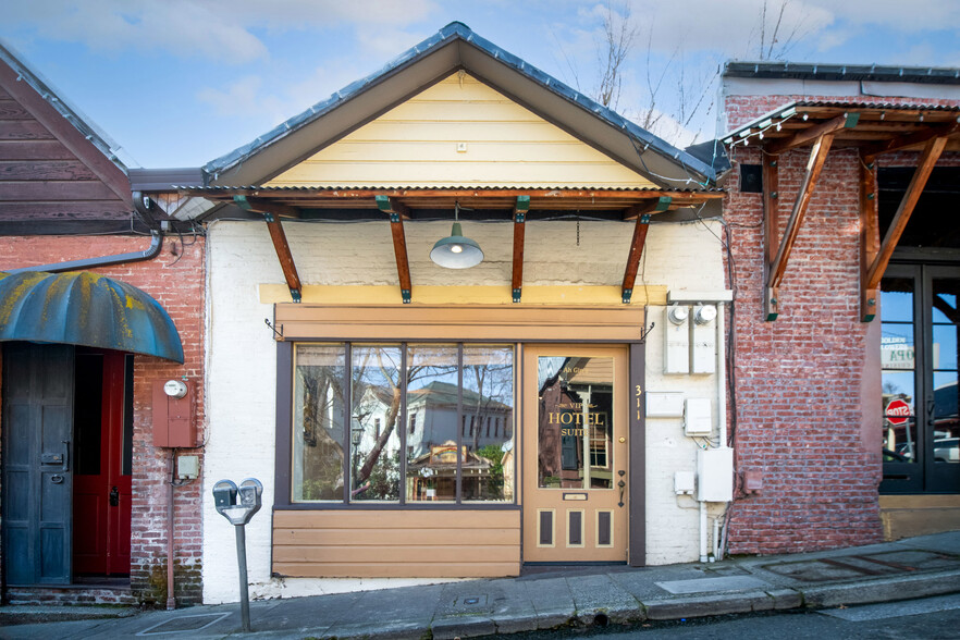 311 Commercial St, Nevada City, CA à vendre - Photo du bâtiment - Image 2 de 18