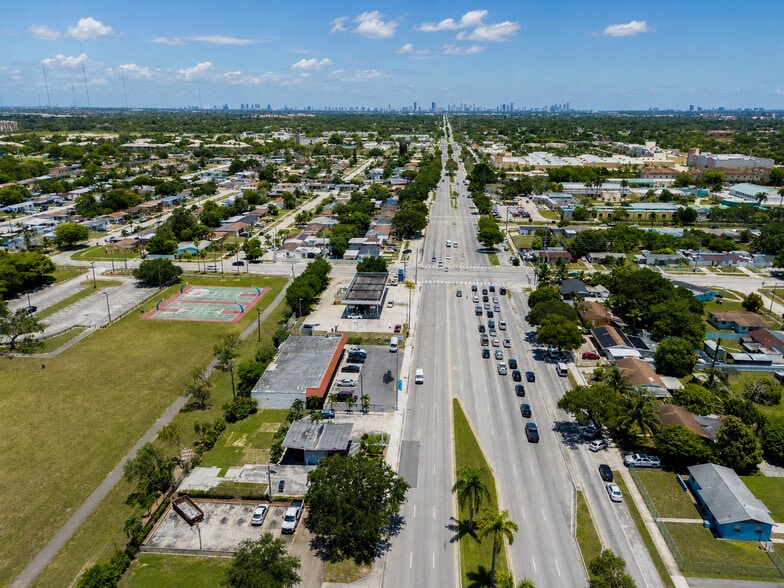 3251-3255 NW 183rd St, Opa-locka, FL for lease - Building Photo - Image 3 of 5