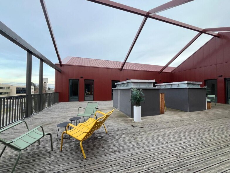 1 Chemin Du Plateau, Dardilly for lease - Building Photo - Image 1 of 9