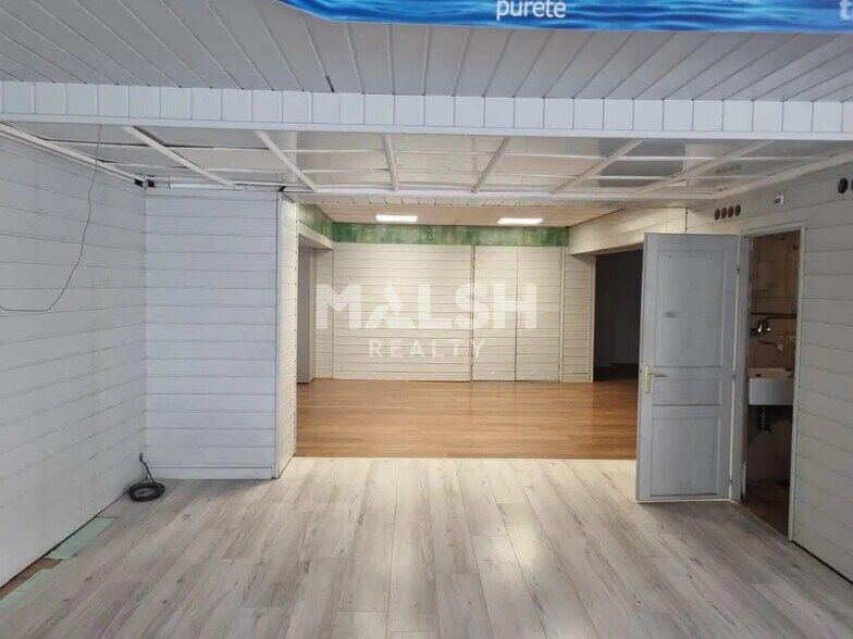 Commerce de détail dans Saint-Priest à louer - Photo intérieure - Image 3 de 3