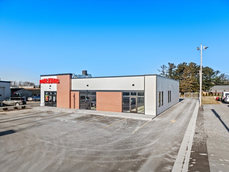 3810 Calumet Ave, Manitowoc, WI for lease - Building Photo - Image 3 of 9
