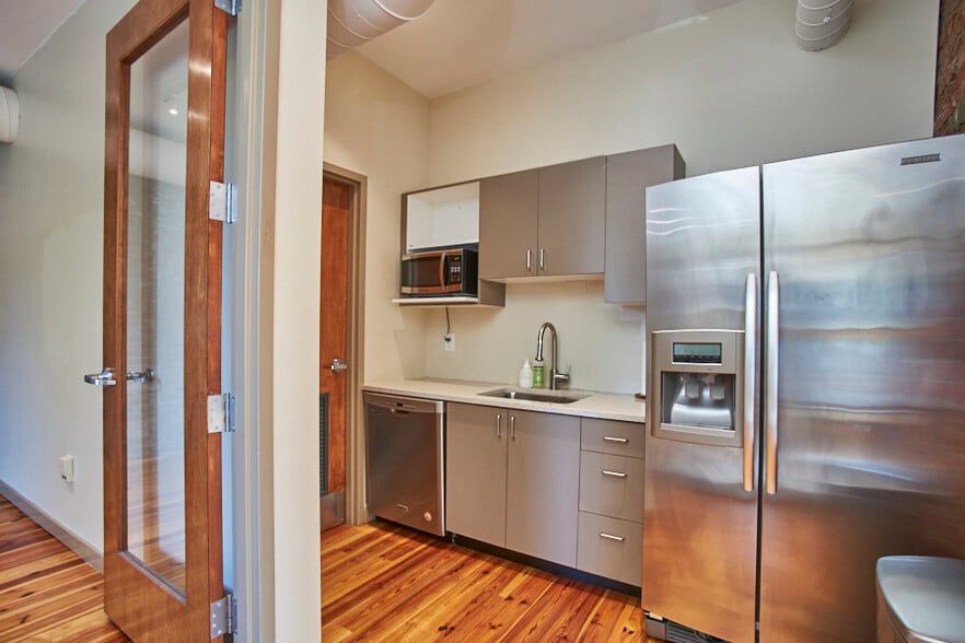 1000 W Main St, Durham, NC for lease - Interior Photo - Image 2 of 14