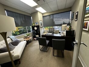 2609 Westview Dr, North Vancouver, BC for lease Interior Photo- Image 2 of 11