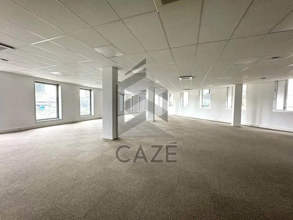 Office in Bordeaux for lease Interior Photo- Image 1 of 7