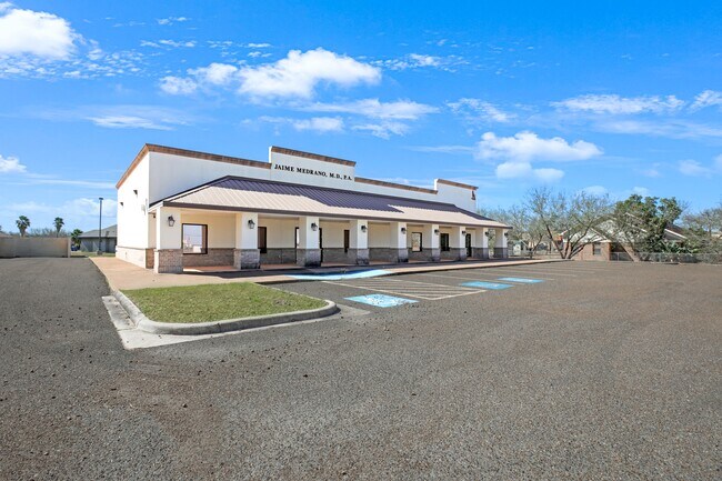 More details for 802 E Expressway 83, La Joya, TX - Retail for Sale