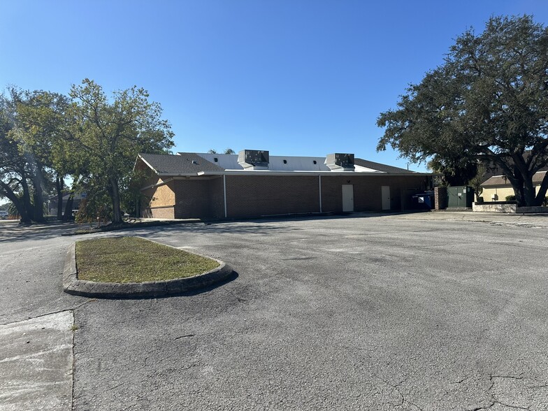 2250 E Busch Blvd, Tampa, FL for sale - Building Photo - Image 2 of 12