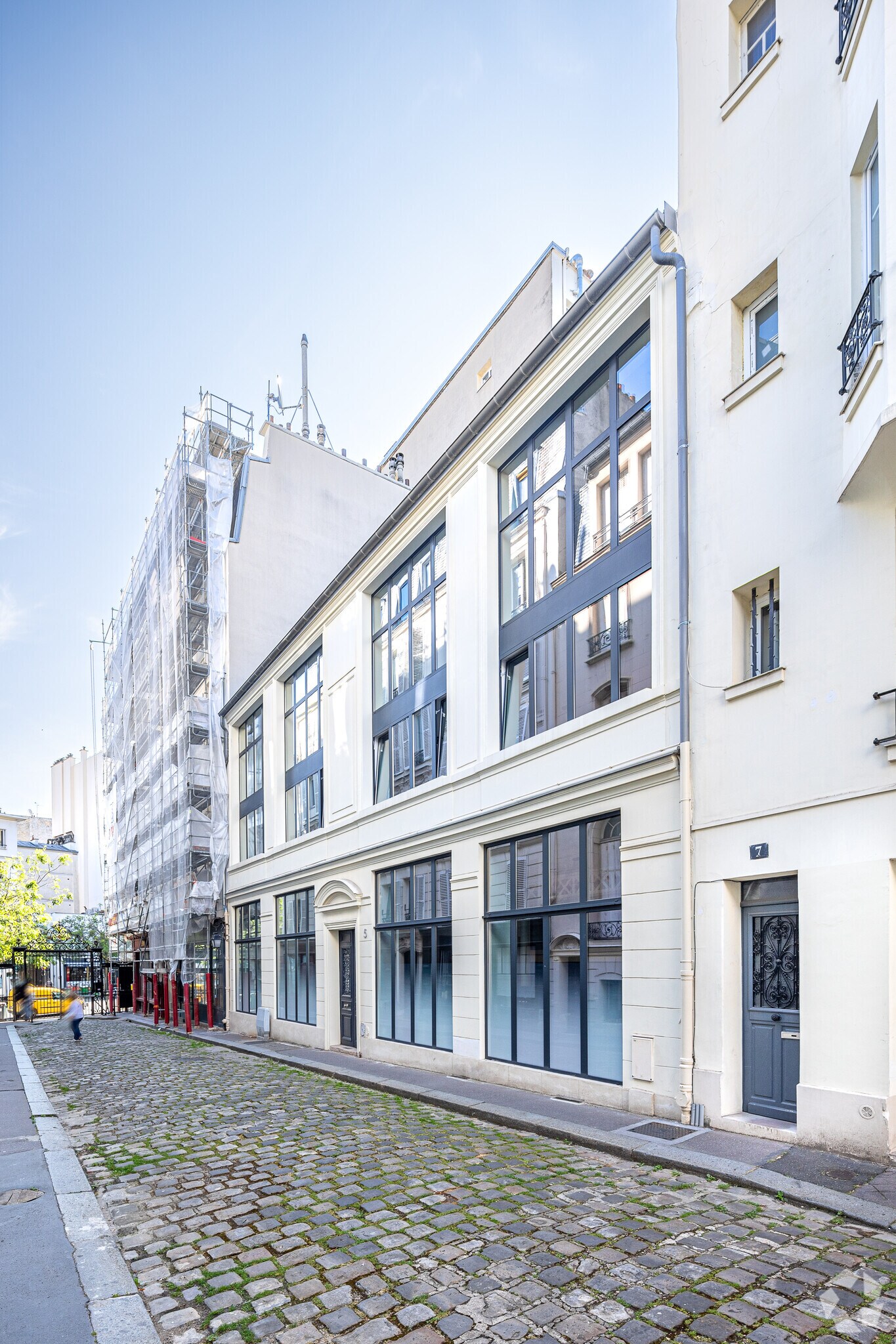 5 Vla Wagram-Saint-Honore, Paris for sale Building Photo- Image 1 of 2